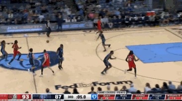 开云体育下载-搞笑担当！克雷伊奇最后一攻推进直接跳起传球裁判出界