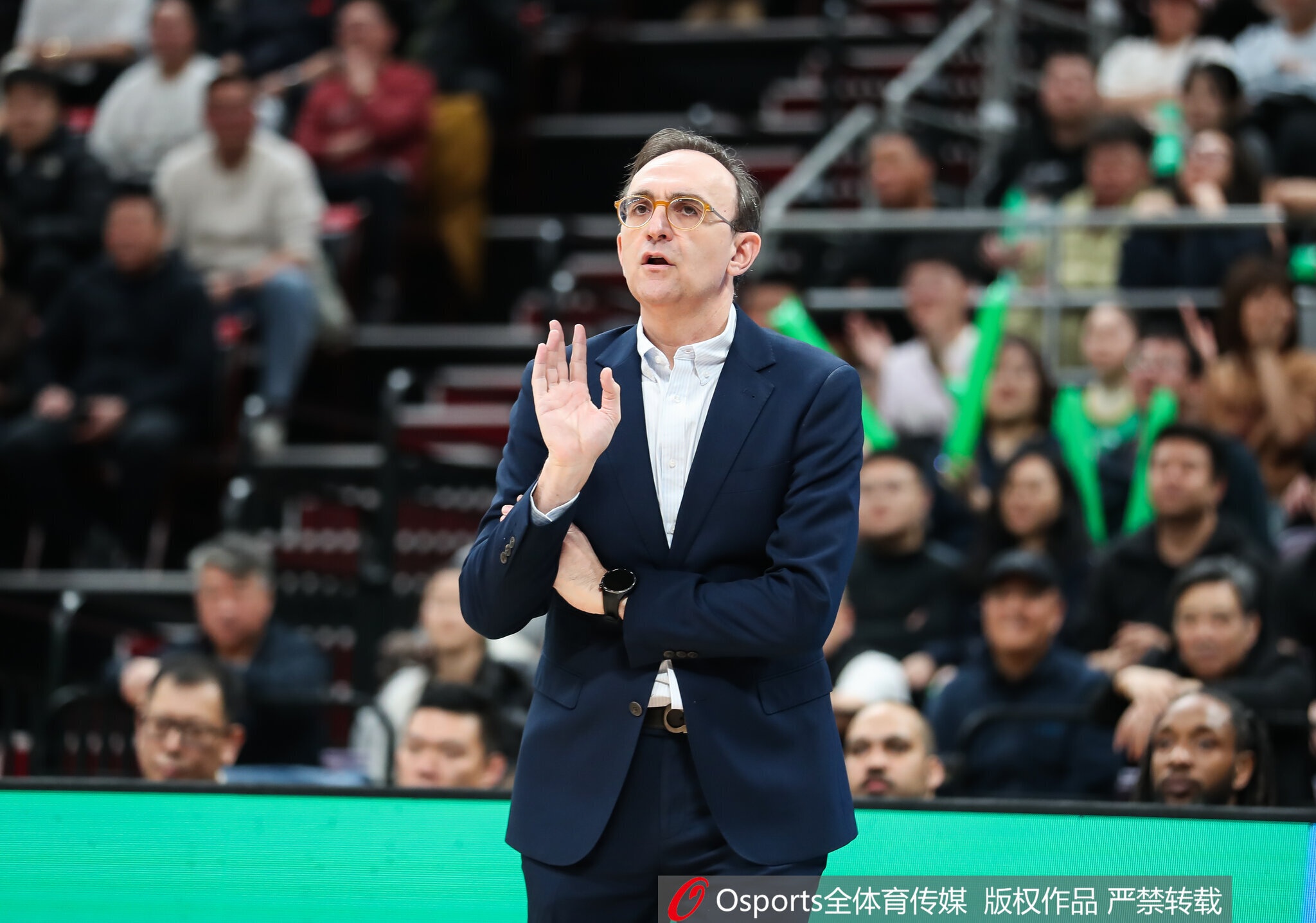 开云体育官网-乌戈：哈维需要第三节那样的手感找回节奏 我尽可能给每个人机会